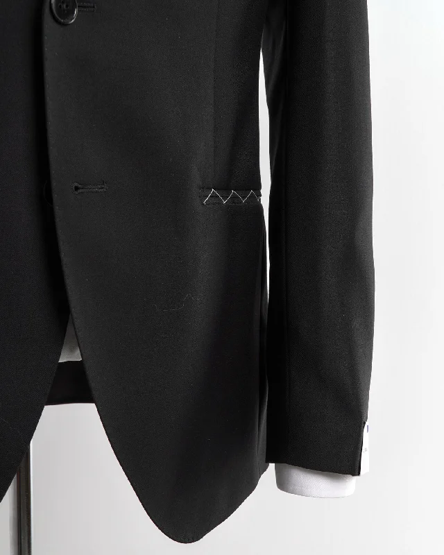 Mantua Super 130S Black All Season Solid Wool Suit